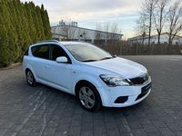 Gebraucht Kia Ceed Sportswagon Spirit 90 PS (66 kW) 2011 Weiß Kombi