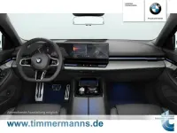 Gebraucht BMW 520 197 PS (144 kW) 2024 Sophistograu brillanteffekt (metallic) Limousine