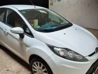 Gebraucht Ford Fiesta Trend 82 PS (60 kW) 2012 Weiß Limousine