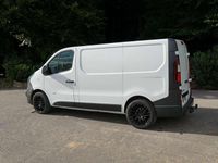 Gebraucht Opel Vivaro 120 PS (88 kW) 2016 Weiß Van / Kleinbus