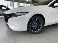 Neu Mazda 3 Homura-Line 140 PS (102 kW) 2026 Snowflake white pearl Limousine