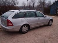 Gebraucht Mercedes C220 Elegance 143 PS (105 kW) 2002 Silber Kombi