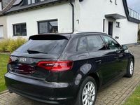 Gebraucht Audi A3 Attraction 110 PS (80 kW) 2015 Braun Limousine