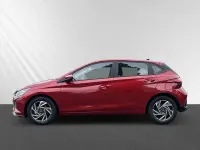 Neu Hyundai i20 Trend 101 PS (74 kW) 2025 Rot Limousine