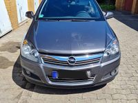 Gebraucht Opel Astra Edition 116 PS (85 kW) 2010 Silber Kombi
