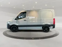 Gebraucht Mercedes Sprinter 150 PS (110 kW) 2023 Silbergrau Van
