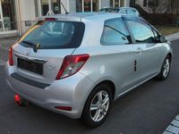 Gebraucht Toyota Yaris Cool 99 PS (72 kW) 2013 Silber Kleinwagen