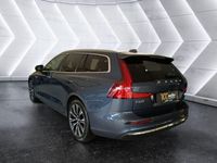 Gebraucht Volvo V60 Plus 351 PS (258 kW) 2022 Blau Kombi