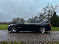 Gebraucht BMW 740 306 PS (225 kW) 2009 Blau Limousine