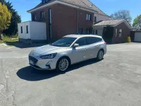 Usado Ford Focus Titanium 150 CV (110 kW) 2019 Plateado Familiar