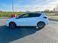 Gebraucht Toyota Auris Hybrid 136 PS (100 kW) 2018 Weiß Limousine