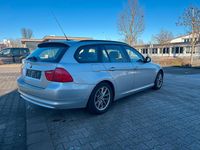 Gebraucht BMW 320 184 PS (135 kW) 2012 Grau Kombi