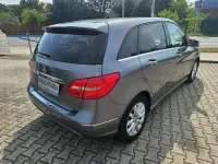 Gebraucht Mercedes B180 122 PS (89 kW) 2014 Mountaingrau  met. Kleinwagen