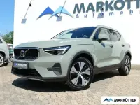 Gebraucht Volvo XC40 Core 163 PS (119 kW) 2023 Gruen SUV
