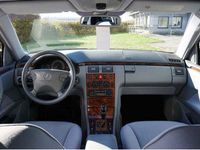 Gebraucht Mercedes E270 Elegance 170 PS (125 kW) 2001 Blau Limousine