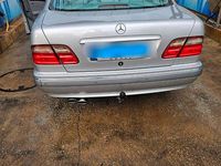 Gebraucht Mercedes E220 150 PS (110 kW) 2000 Silber Limousine