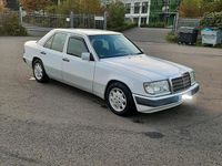 Second-hand Mercedes E230 132 CP (97 kW) 1990 Alb Berlinǎ