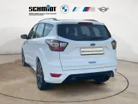 Gebraucht Ford Kuga ST-Line 150 PS (110 kW) 2019 Frostweiß uni SUV