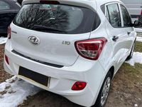 Gebraucht Hyundai i10 Basis 67 PS (49 kW) 2016 Weiß Kleinwagen