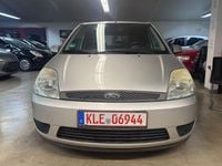 Gebraucht Ford Fiesta Ambiente 69 PS (50 kW) 2005 Silber Kleinwagen