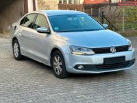 Gebraucht VW Jetta 122 PS (89 kW) 2014 Grau Limousine