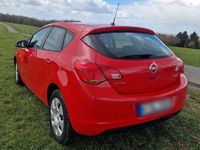 Gebraucht Opel Astra Edition 87 PS (63 kW) 2012 Rot Limousine