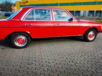 Gebraucht Mercedes 230 136 PS (100 kW) 1984 Rot Limousine