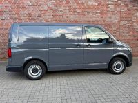 Gebraucht VW Transporter 102 PS (75 kW) 2016 Grau Van