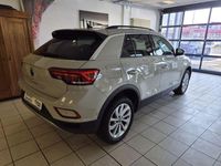 Gebraucht VW T-Roc Life 150 PS (110 kW) 2023 Grau SUV