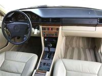 Gebraucht Mercedes E400 279 PS (205 kW) 1993 Gold Limousine