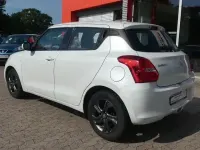 Gebraucht Suzuki Swift 83 PS (61 kW) 2023 Weiß Limousine