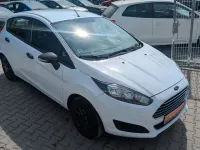 Gebraucht Ford Fiesta Ambiente 60 PS (44 kW) 2015 Weiß Kleinwagen