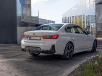 Gebraucht BMW 330 Sport Line 245 PS (180 kW) 2024 Weiß Limousine