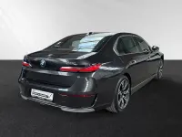 Gebraucht BMW 750e Sport Line 489 PS (359 kW) 2025 Sophistograu brillanteffekt metallic Limousine