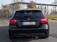 Gebraucht Mercedes A180 122 PS (89 kW) 2014 Schwarz Limousine