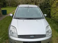 Gebraucht Ford Fiesta 69 PS (50 kW) 2005 Silber Kleinwagen