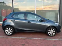 Gebraucht Mazda 2 75 PS (55 kW) 2011 Grau Kleinwagen