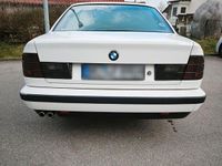 Gebraucht BMW 525 170 PS (125 kW) 1989 Weiß Limousine