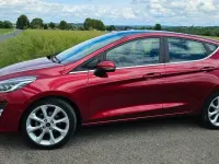 Gebraucht Ford Fiesta Titanium 125 PS (91 kW) 2018 Rot Kleinwagen