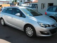 Usata Opel Astra Edition 165 CV (121 kW) 2014 Argento Station wagon