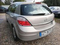 Gebraucht Opel Astra Edition 90 PS (66 kW) 2006 Gold Limousine