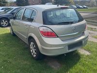 Gebraucht Opel Astra 105 PS (77 kW) 2005 Gold Kleinwagen