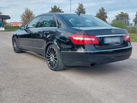 Gebraucht Mercedes E250 Avantgarde 204 PS (150 kW) 2009 Schwarz Limousine