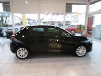 Używany Opel Corsa Edition 101 KM (74 kW) 2021 Czarny Sedan/Limuzyna