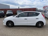 Gebraucht Hyundai i30 Edition 90 PS (66 kW) 2012 Weiß Limousine