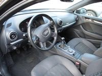 Gebraucht Audi A3 Attraction 110 PS (80 kW) 2016 Schwarz Kombi