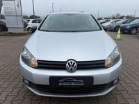Gebraucht VW Golf VI Match 105 PS (77 kW) 2012 Silber Kleinwagen