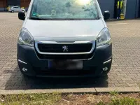 Gebraucht Peugeot Partner Tepee Outdoor 120 PS (88 kW) 2016 Weiß Van / Kleinbus
