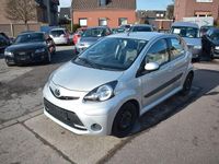 Gebraucht Toyota Aygo Cool 68 PS (50 kW) 2014 Silber Kleinwagen