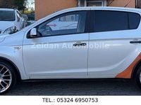 Gebraucht Hyundai i20 Classic 86 PS (63 kW) 2012 Weiß Kleinwagen